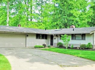 2464 Elmwood Dr, Westlake, OH 44145