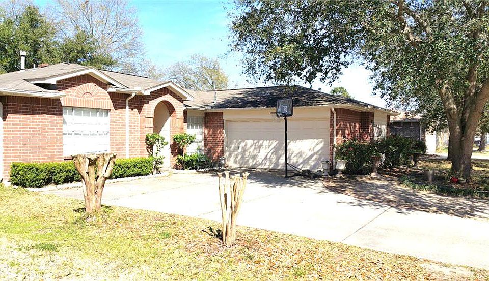 1st image of 7903 Bluff Trail Dr