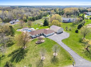 693 Buttercup Ct, Hudson, WI 54016