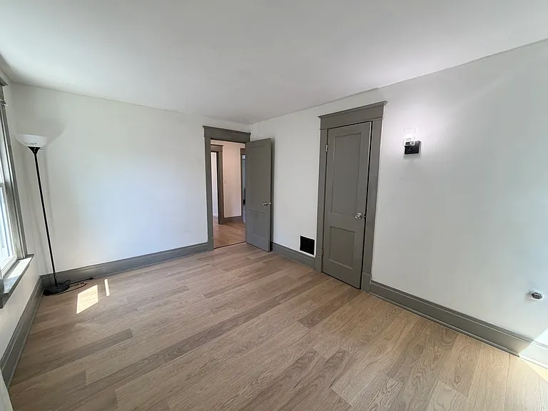 43 Springville Ave — Photo 17