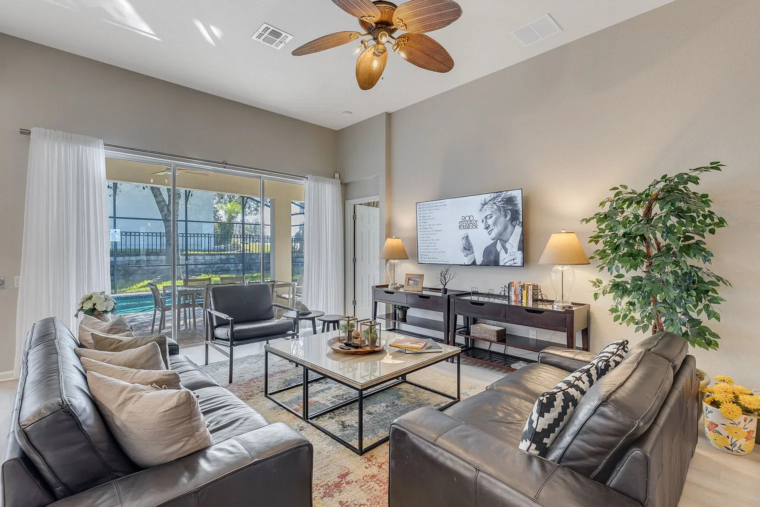 4 bed, 4.0 bath, 1819 sqft, $7,228 — Photo 1