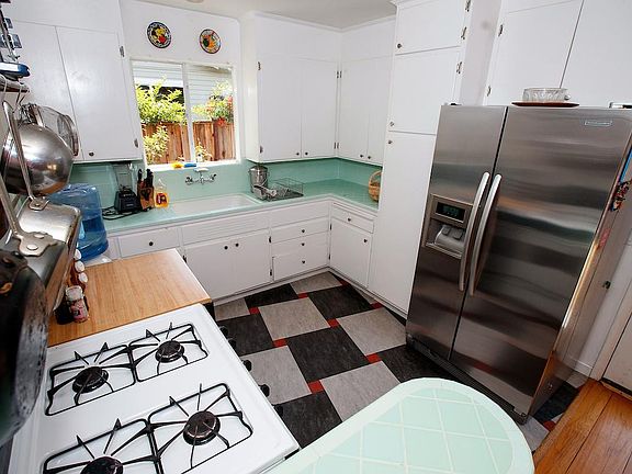5th image of 1019 Berkeley Ave