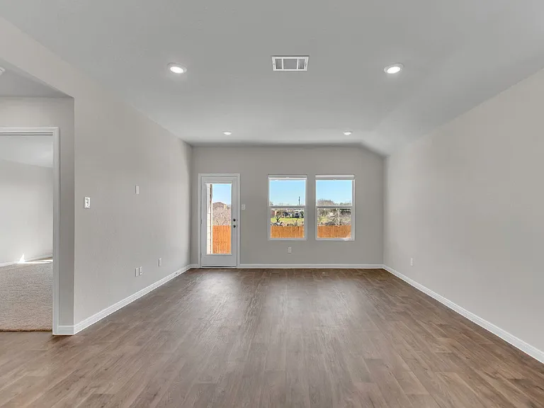 585 Apache Plum Dr — Photo 21