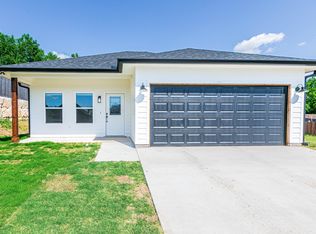 708 N College Ave, West, TX 76691