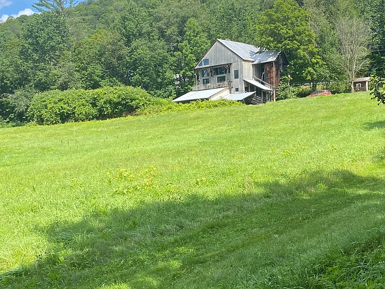 662 Route 100 — Photo 34