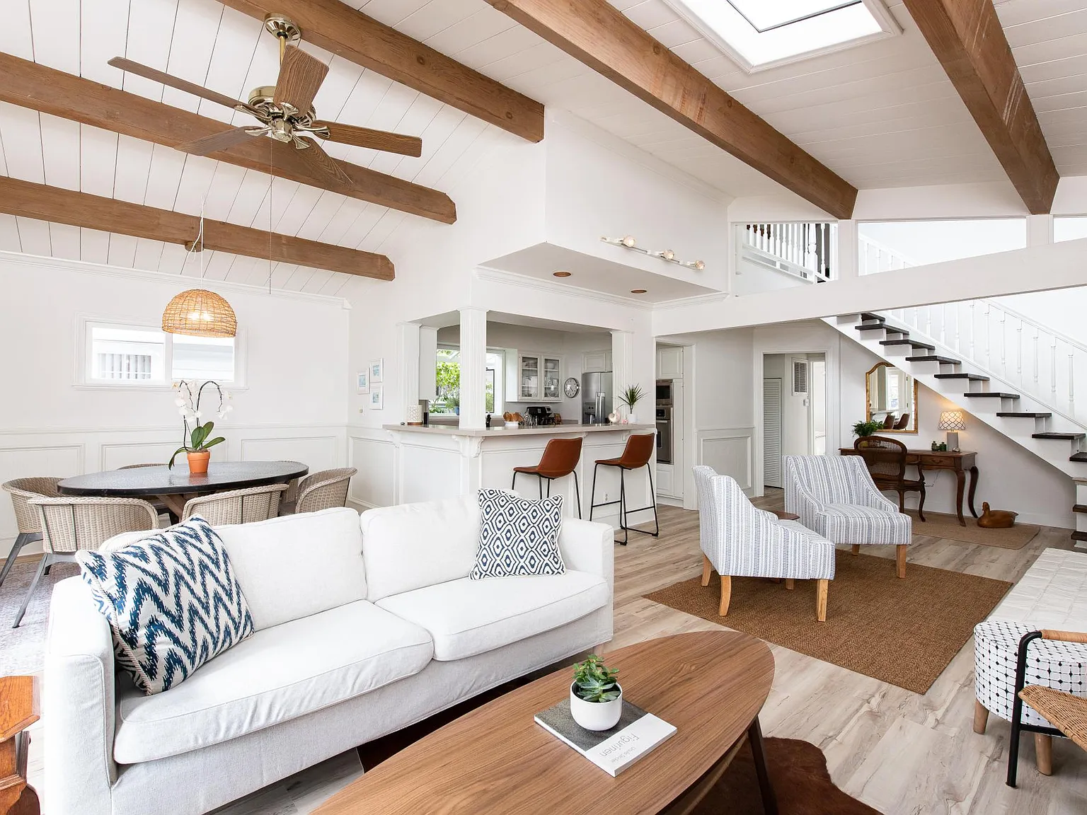 4 bed, 2400 sqft, $10,000 — Photo 3