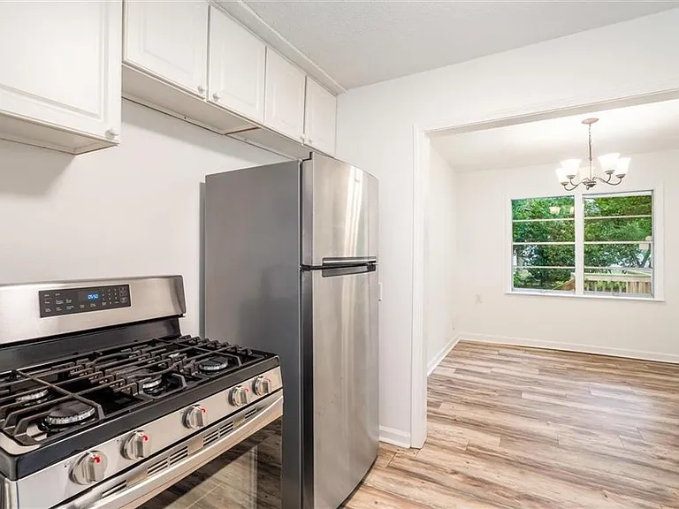 2507 Taylor Ave — Photo 10