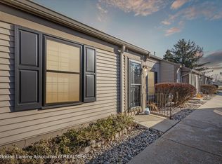 110 Park Meadows Dr, Lansing, MI 48917
