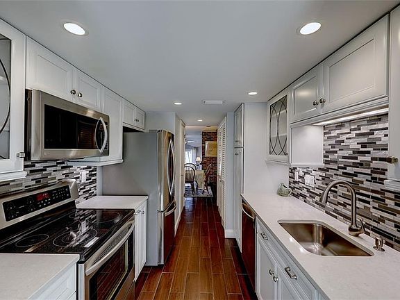 4th image of 74 Seabreeze Ln #74