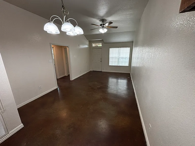 507 E Zenith Ave #A — Photo 4