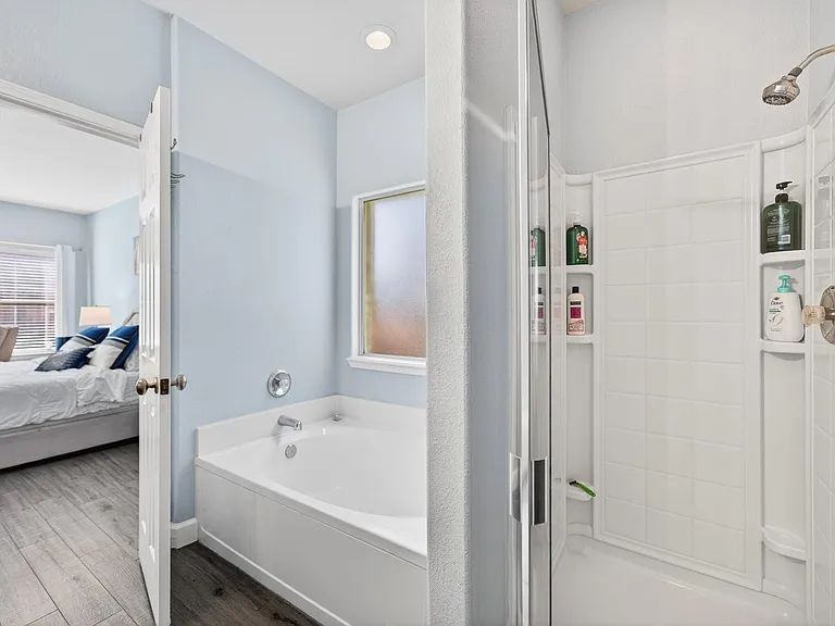 2522 Knoll Shadows Ln — Photo 12