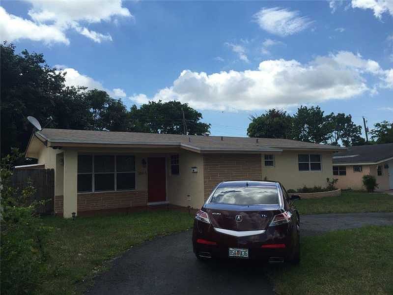 1st image of 2613 Gulfstream Dr