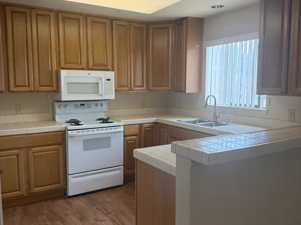 301 Prescott Ave APT 301, Monterey, CA 93940