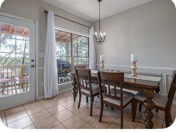 3rd image of 2283 Ridgemont Dr
