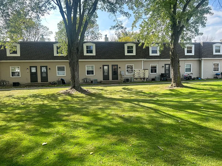 1040 Hunt Ave — Photo 13