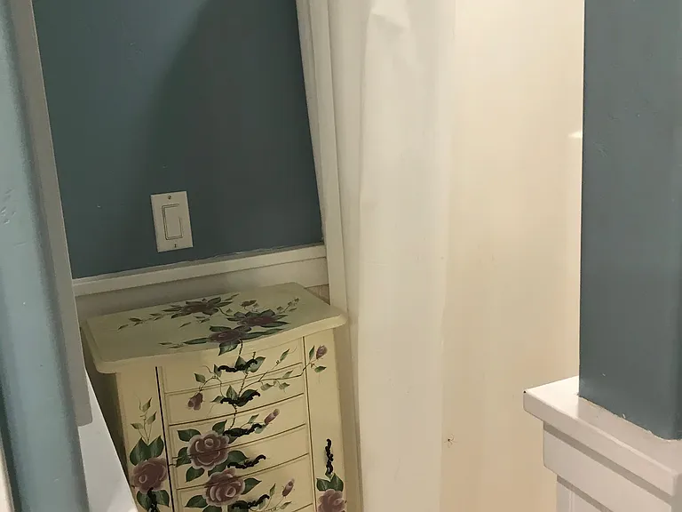 225 Cathedral Dr — Photo 24