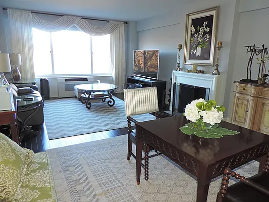 Rented by essential NEW YORK Real Estate | media 19