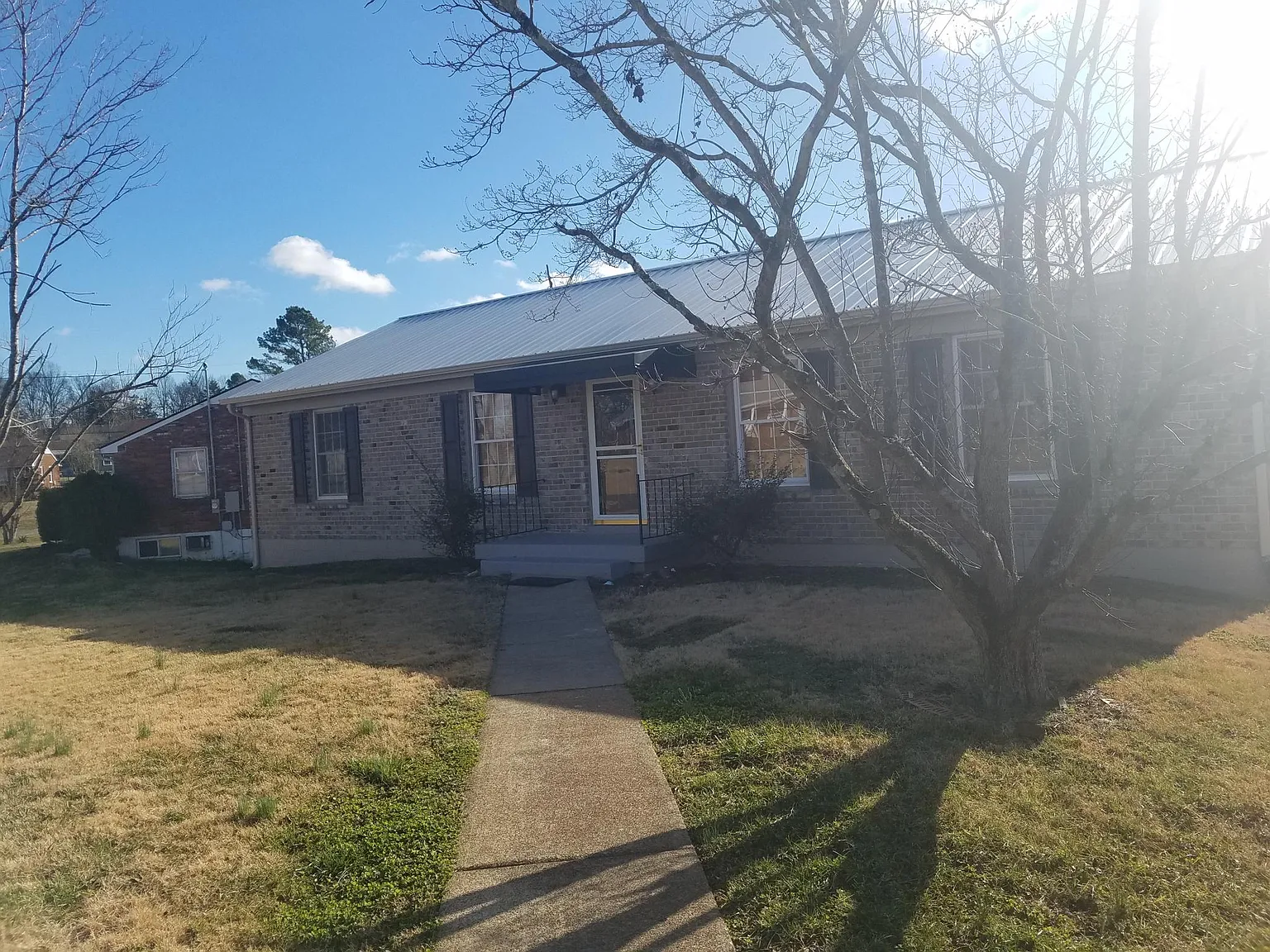 3 bed, 1.5 bath, 1325 sqft, $2,350 — Photo 1