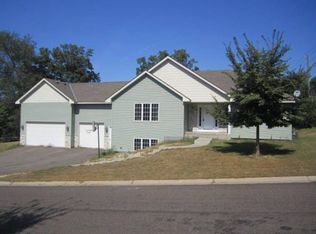 2177 Stinchfield St, Saint Paul, MN 55119