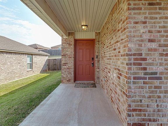 5th image of 11721 NW 95th St