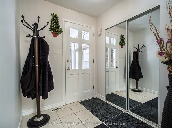 46 Elgin Dr, Brampton, ON L6Y 1A8