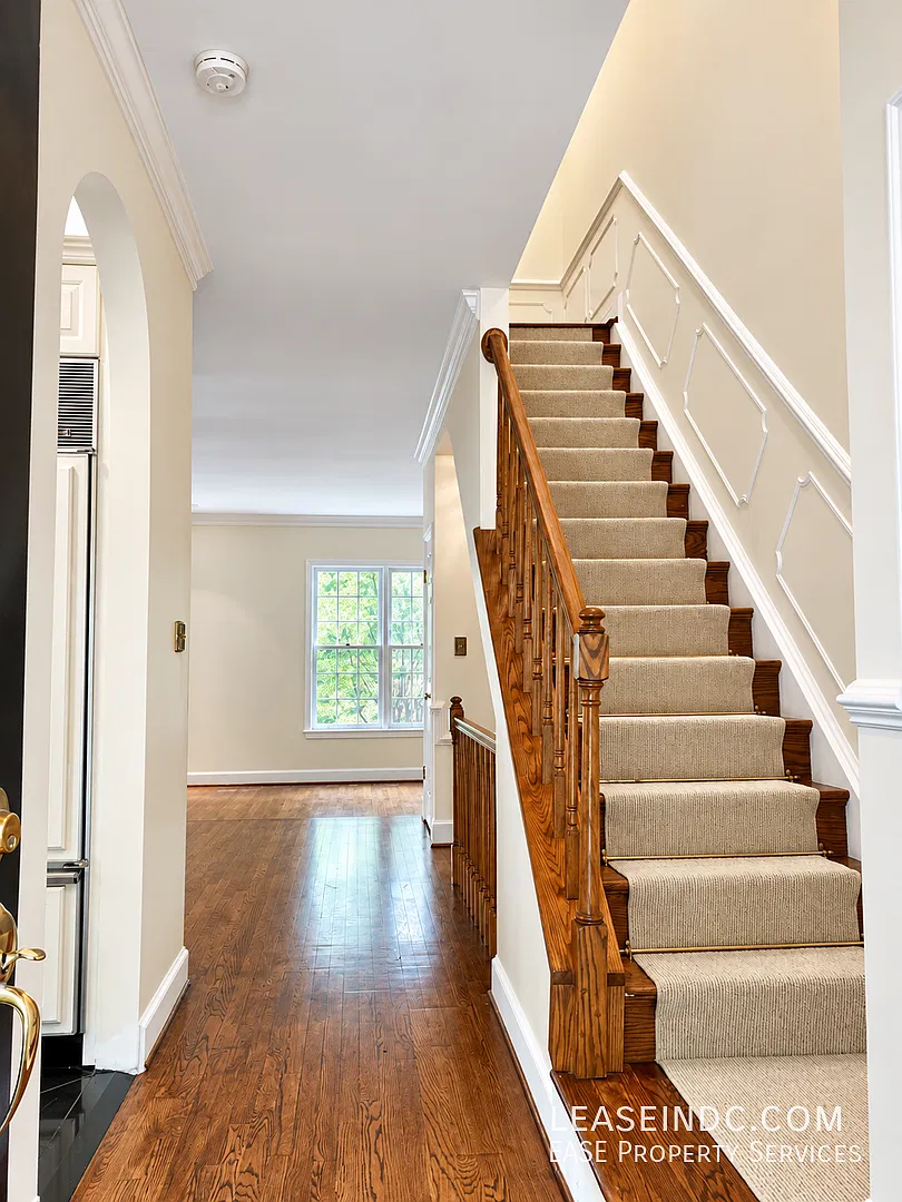 3 bed, 3.5 bath, 2622 sqft, $6,300 — Photo 3