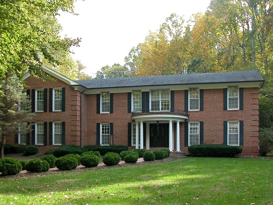 1st image of 913 Fiorenza Dr