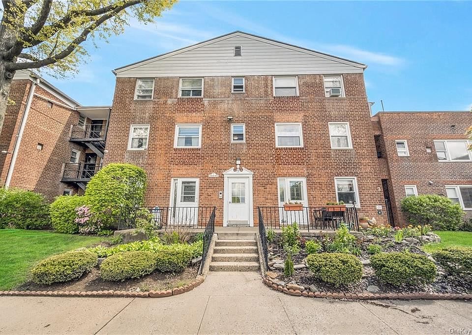 1st image of 7 Leewood Cir #1l-unit 1L