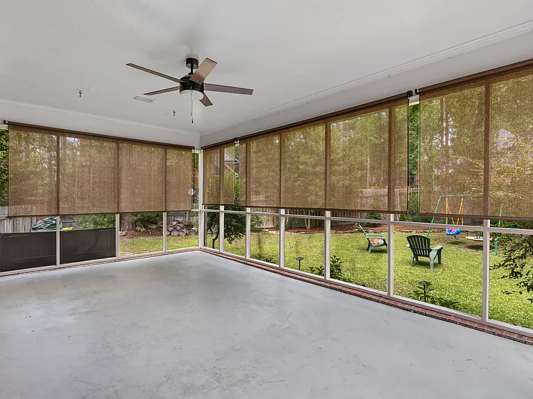 101 Hollingwood Dr — Photo 32
