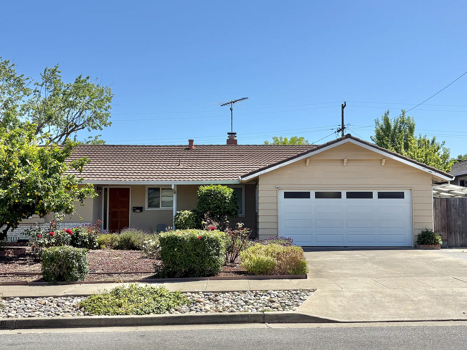 7466 Heatherwood Dr — Photo 1