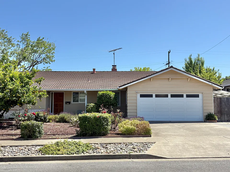 7466 Heatherwood Dr