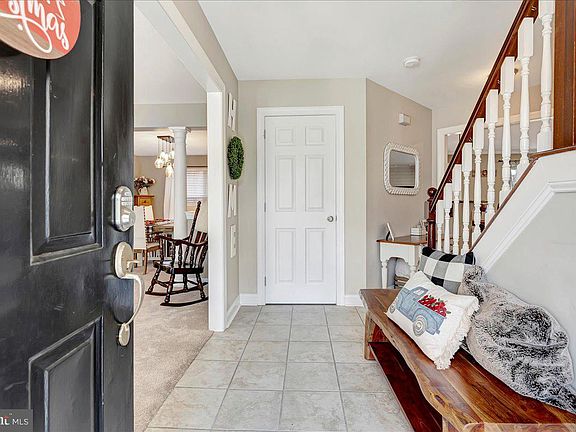 3rd image of 218 Timber Knoll Dr