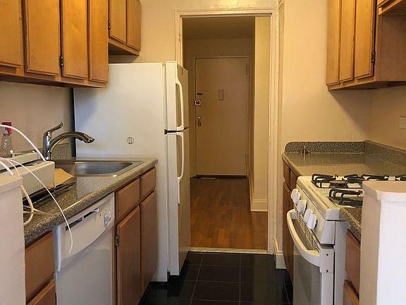 4th image of 8645 Saint James Ave APT 3V