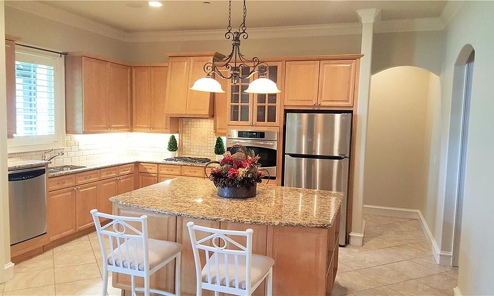 1st image of 304 Watermere Dr