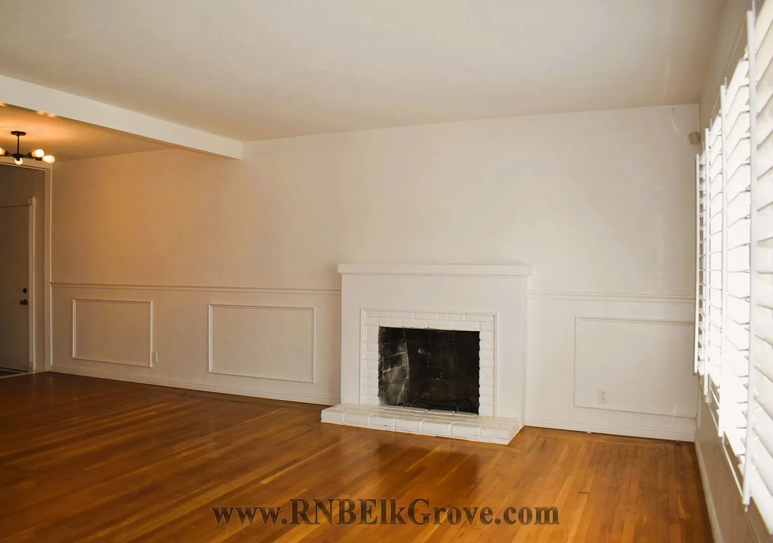 Beautiful 3 Bedroom and 2 Bathroom Home — Photo 3