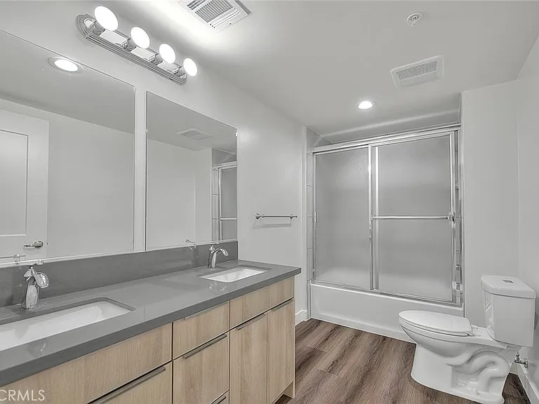501 W Foothill Blvd #203 — Photo 14
