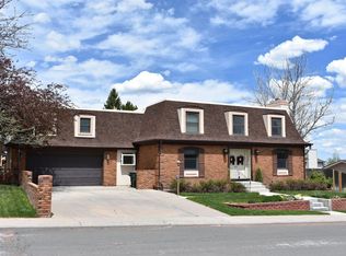 1008 Almon Dr, Gillette, WY 82718