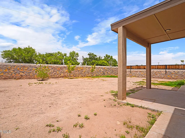 618 Rafael Marmolejo St — Photo 31