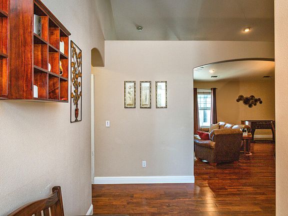 4th image of 9330 Wagonette Way