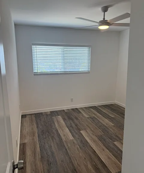 307 Avenue G — Photo 8