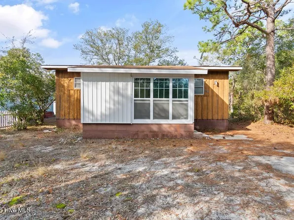 129 NE 18th Street NE, Oak Island, NC 28465