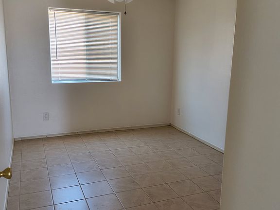 5th image of 1826 S 363rd Ave