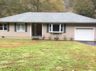 247 Scenic River Rd, Procious, WV 25164