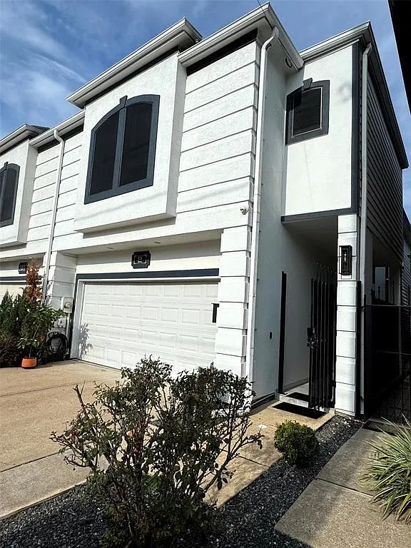 3 bed, 2.5 bath, 2740 sqft, $3,850 — Photo 3
