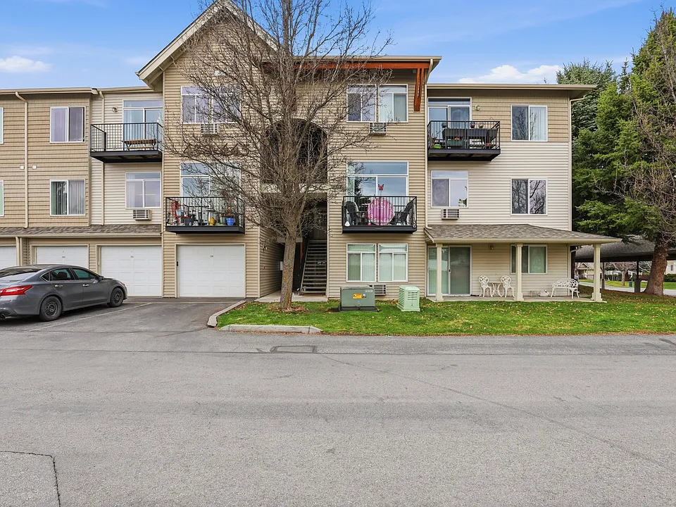 22855 E Country Vista Dr #438