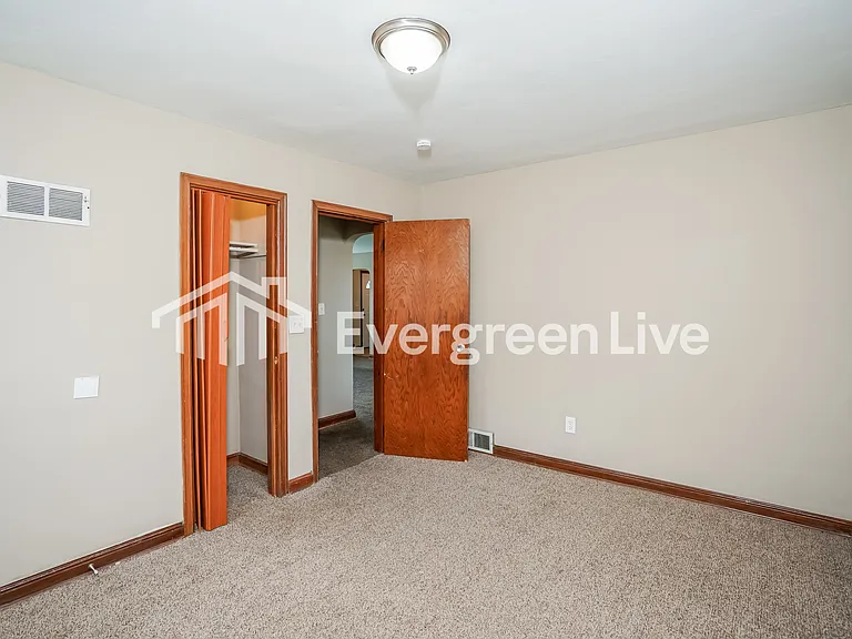 5708 N 74th St — Photo 9