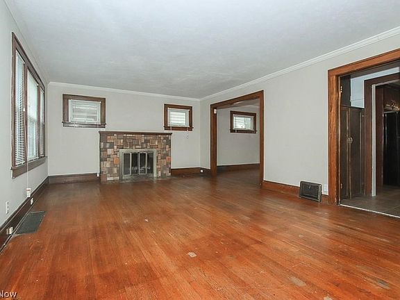 4th image of 3780 Lowell Rd