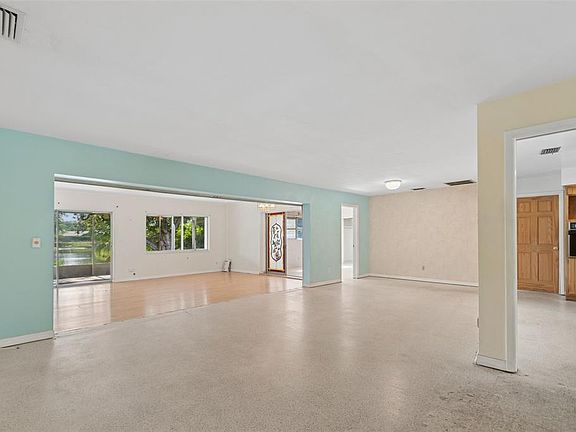 5th image of 11435 OVAL DRIVE E