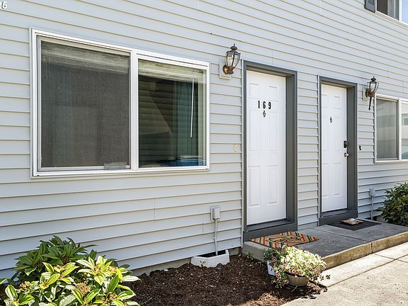 3rd image of 4000 NE 109th Ave Unit 169