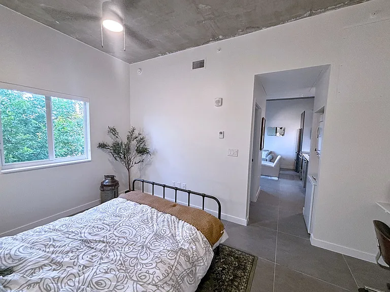 315 NW 32nd St — Photo 24